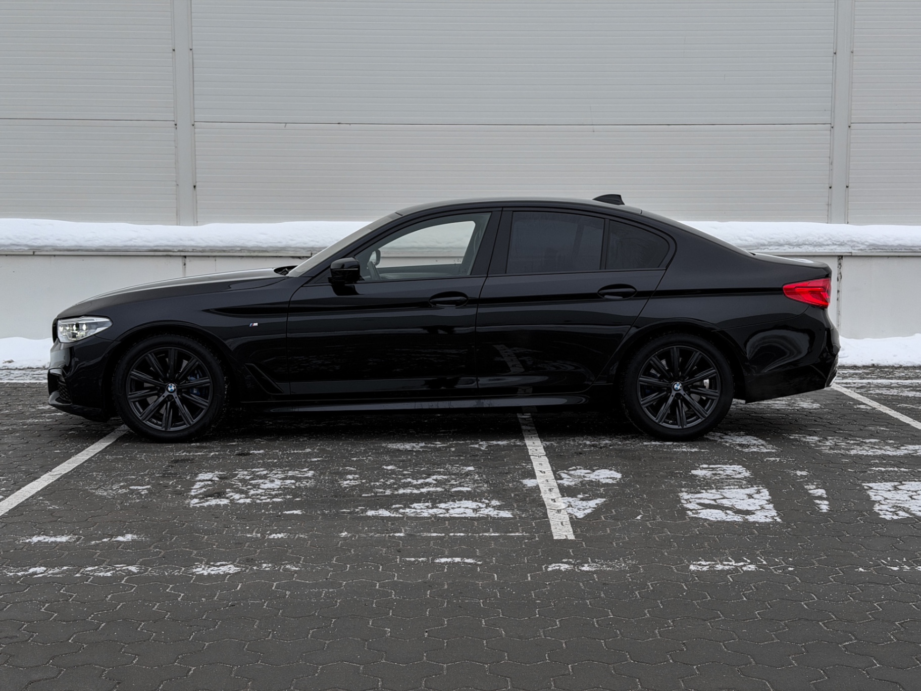 BMW 5 Series 2018 – 8. foto