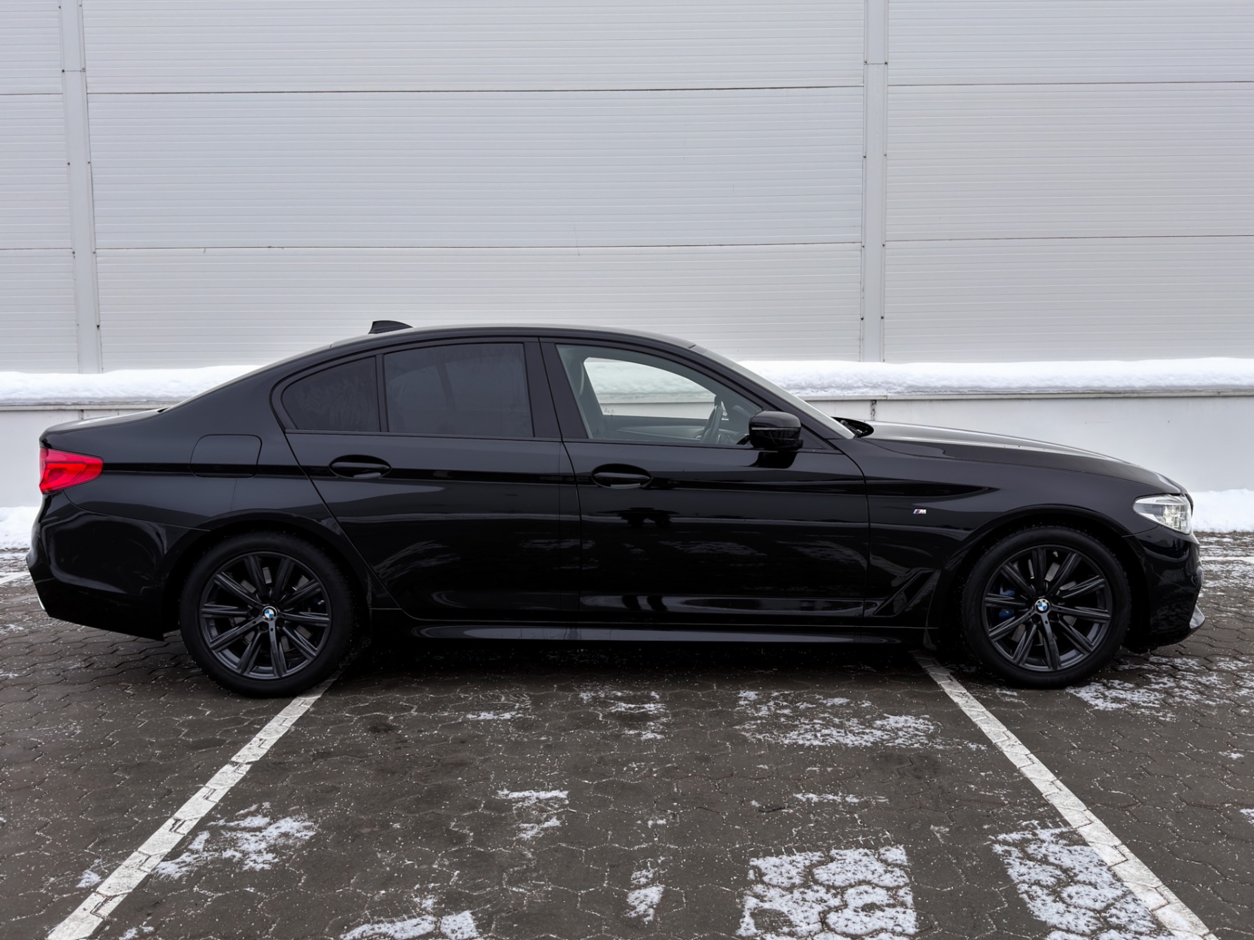 BMW 5 Series 2018 – 9. foto