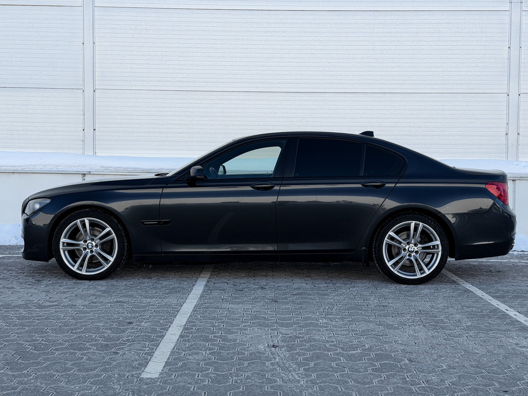 BMW 7 Series 2011 – 8. foto