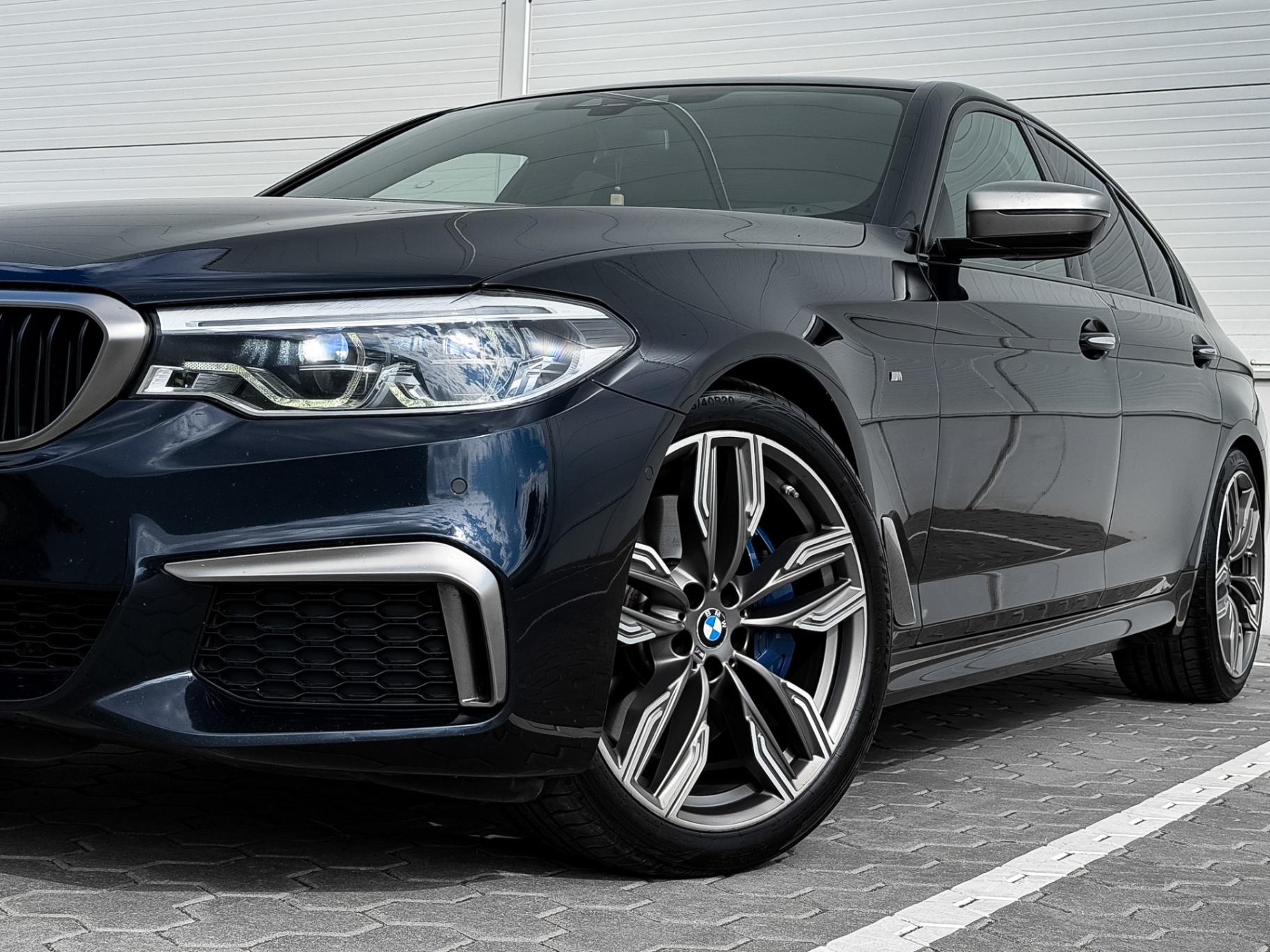 BMW 550 2018 – 12. foto