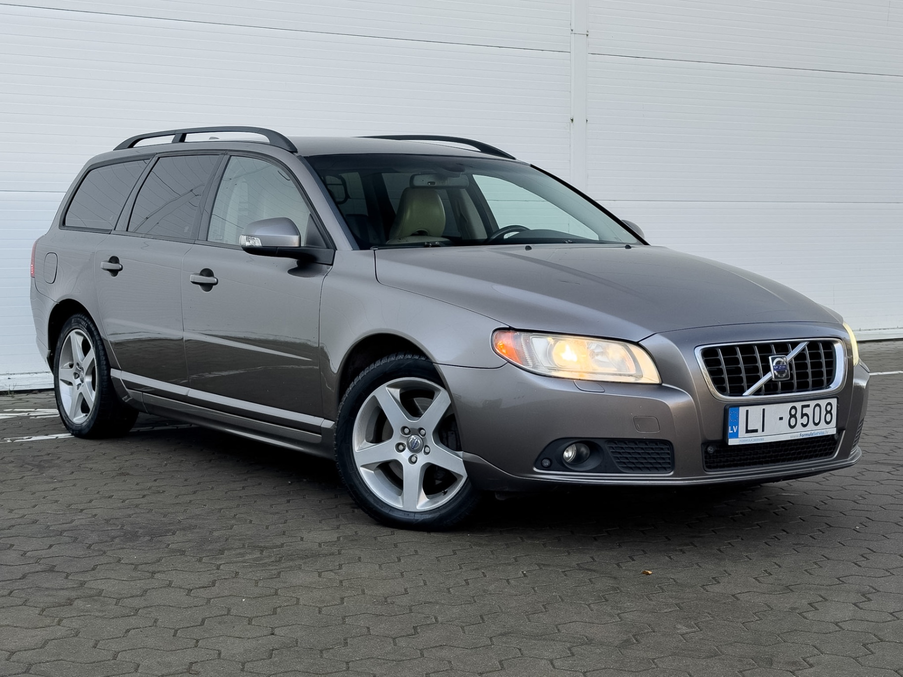 Volvo V70 2.4 D 2007 – 3. foto