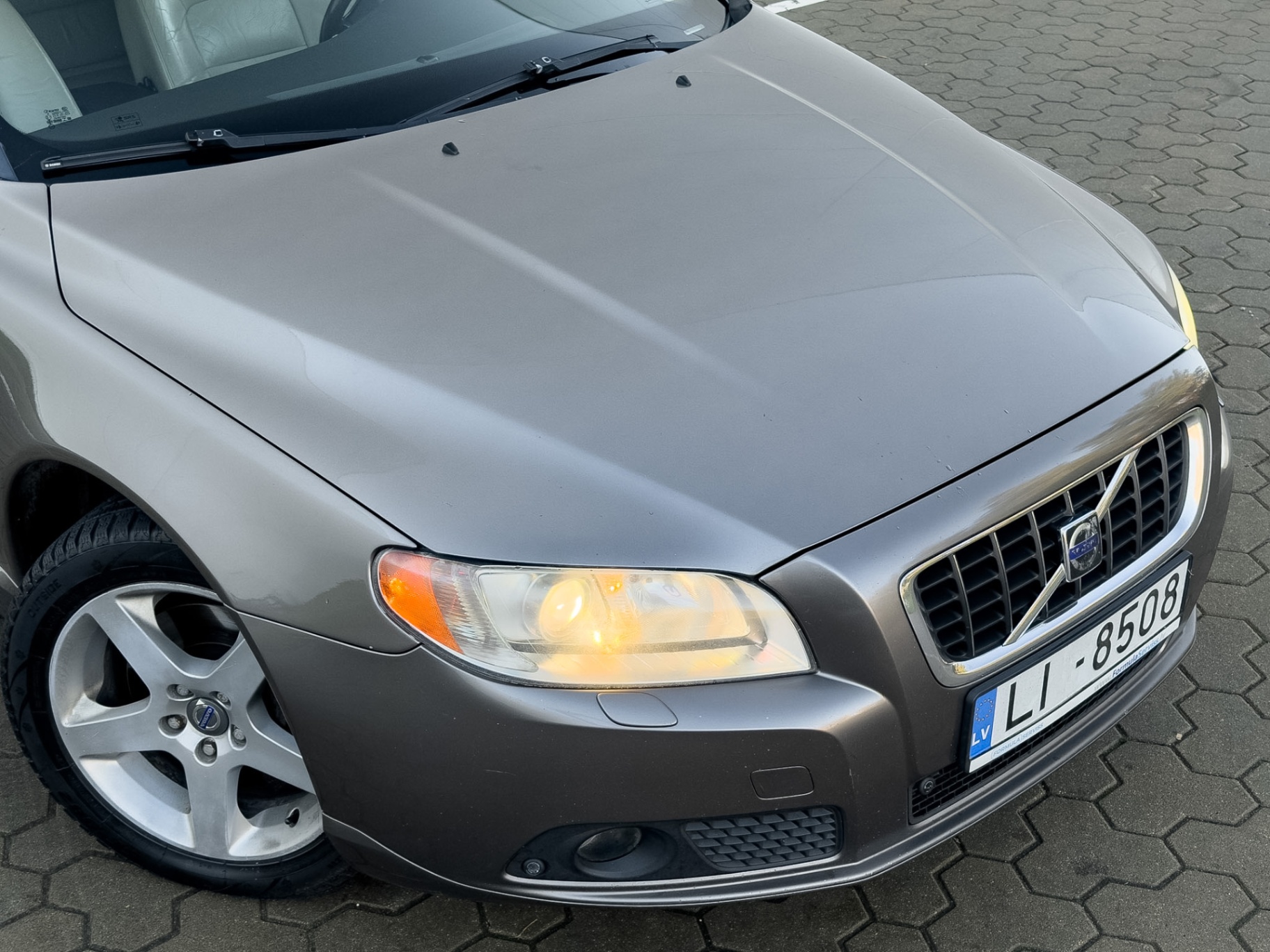 Volvo V70 2.4 D 2007 – 12. foto